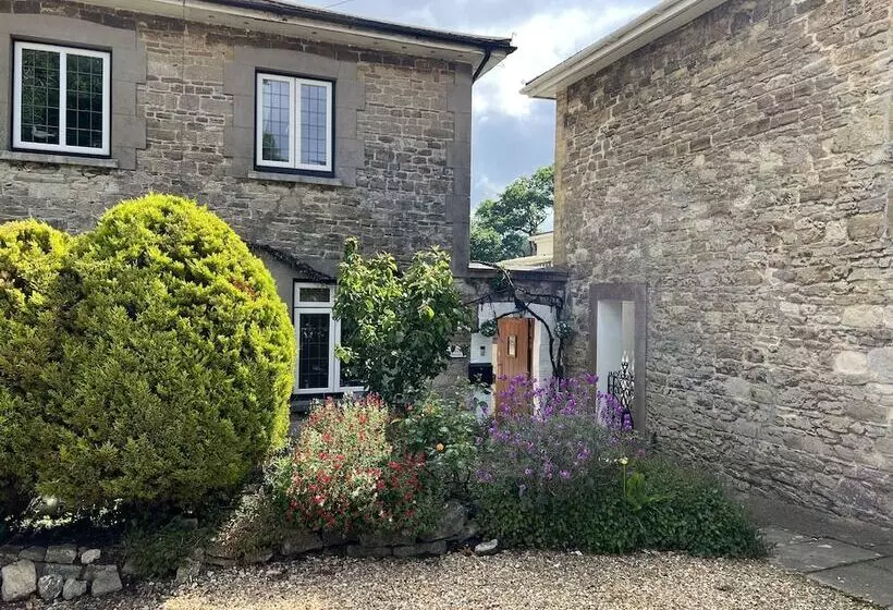 Stone Cottages With Garden And Parking