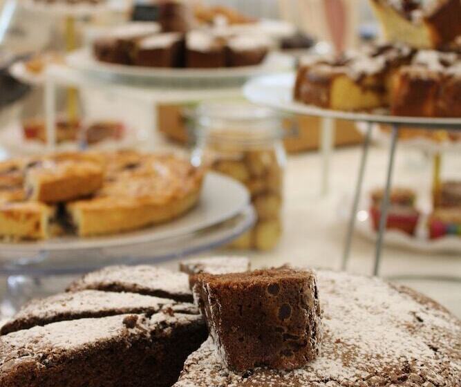 مسافرخانه Royal Plaza