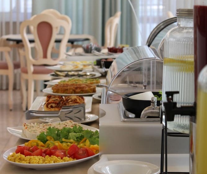 مسافرخانه Royal Plaza