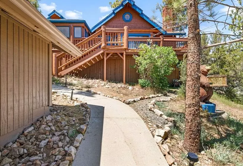 Amelie S Chalet