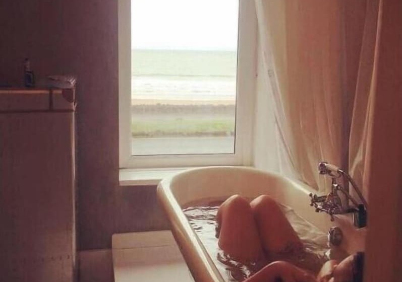 تختخواب و صبحانه The Music Fable