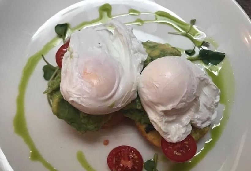 تختخواب و صبحانه The Music Fable