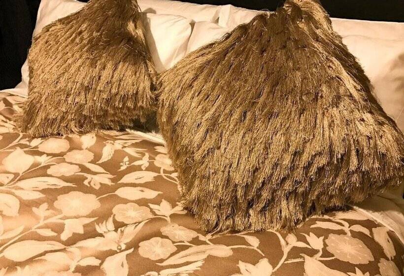 تختخواب و صبحانه The Music Fable