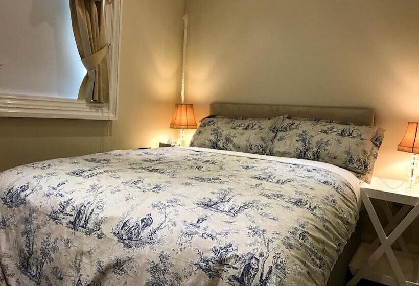 تختخواب و صبحانه The Music Fable