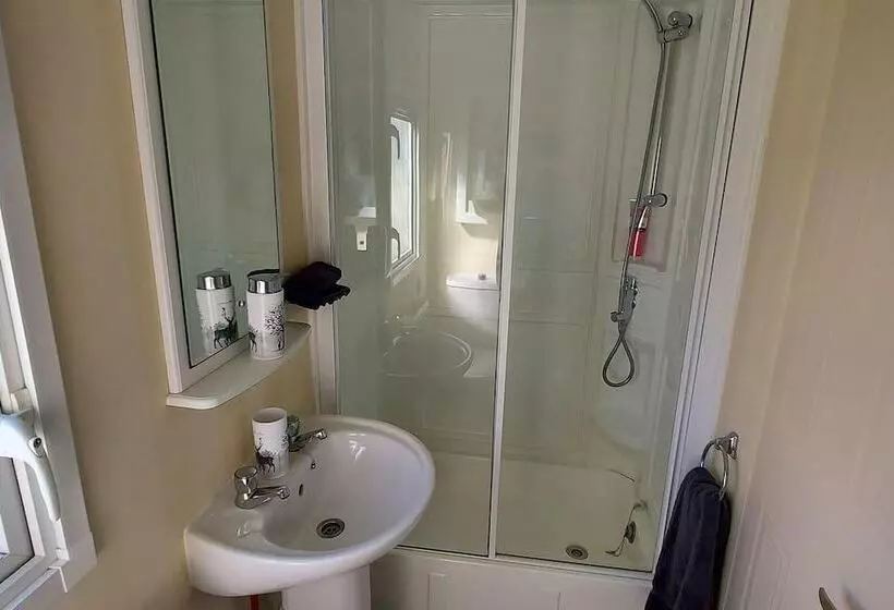 ホテル Delighful, Cosy Caravan With Sea View In Monreith