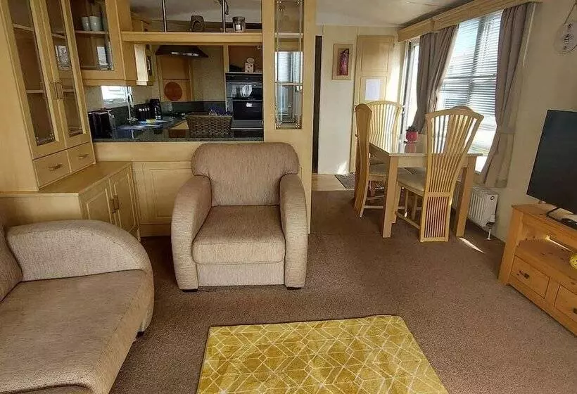 ホテル Delighful, Cosy Caravan With Sea View In Monreith