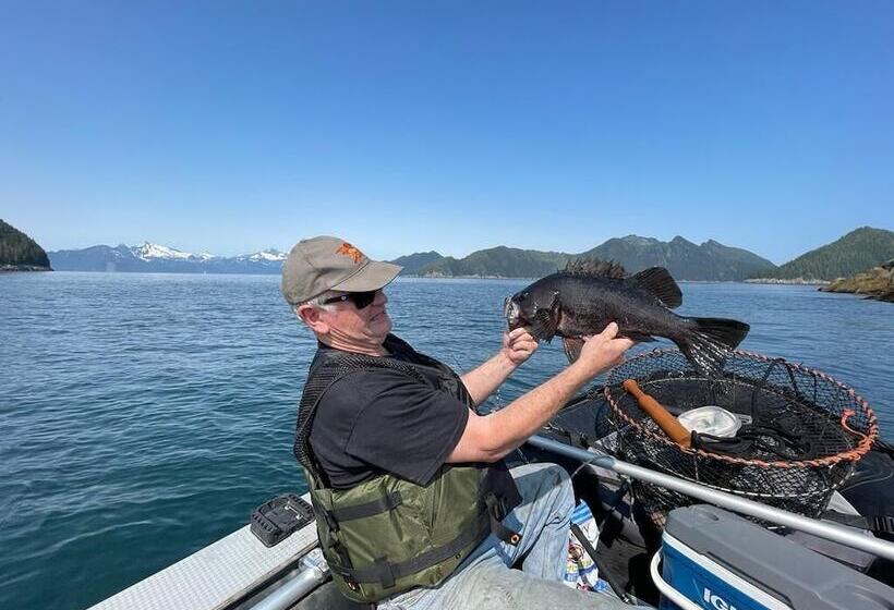 ホテル King Halibut Lodge