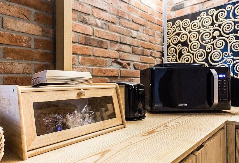 فندق على الطريق Geumjeong Band