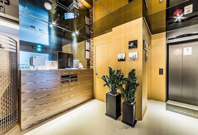 فندق على الطريق Geumjeong Band