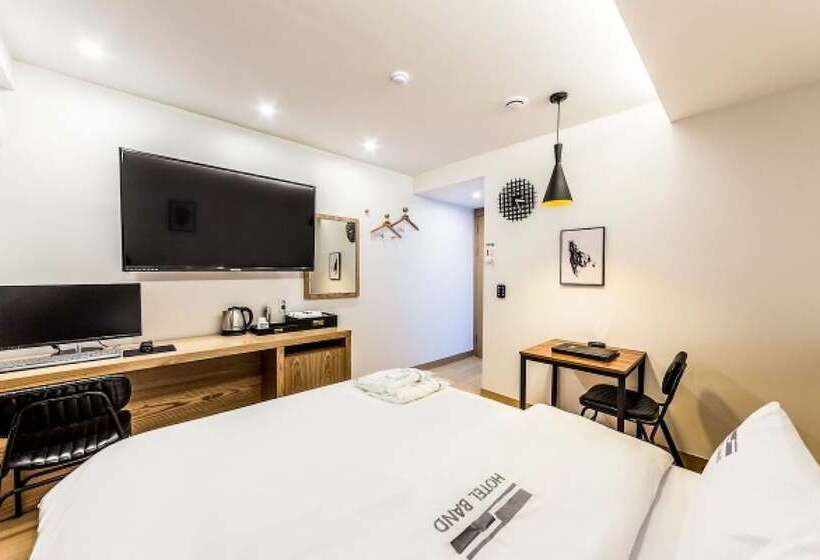 فندق على الطريق Geumjeong Band