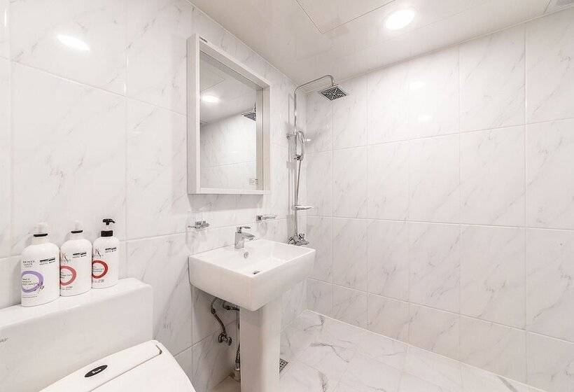 فندق على الطريق Geumjeong Band