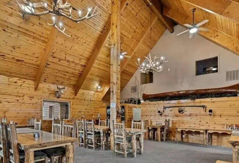 Southfork Lodge Cabin 3