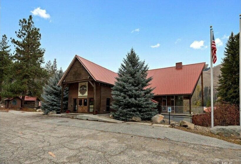 Southfork Lodge Cabin 3
