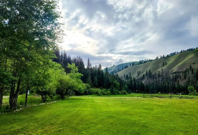 Southfork Lodge Cabin 3