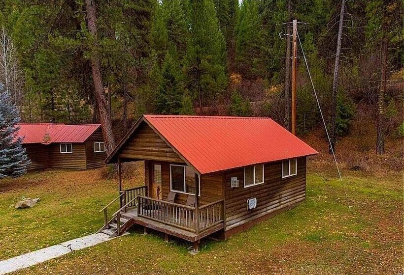 Southfork Lodge Cabin 3