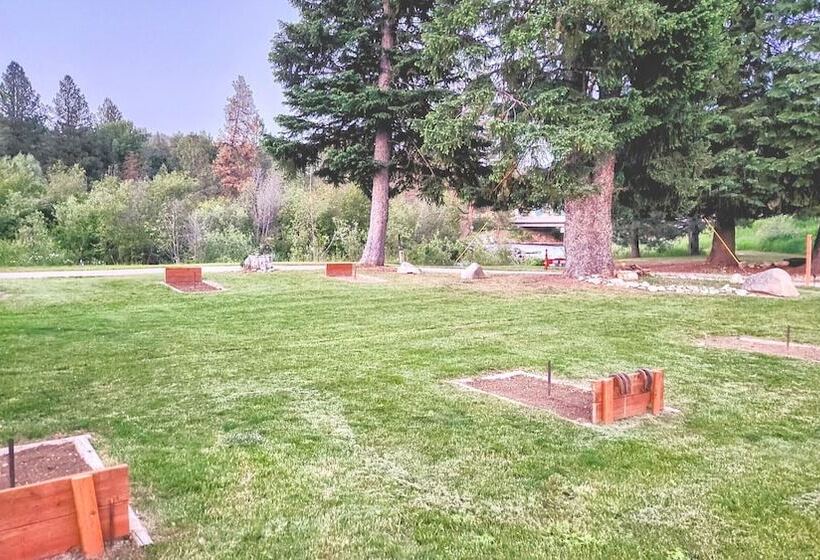 Southfork Lodge Cabin 3