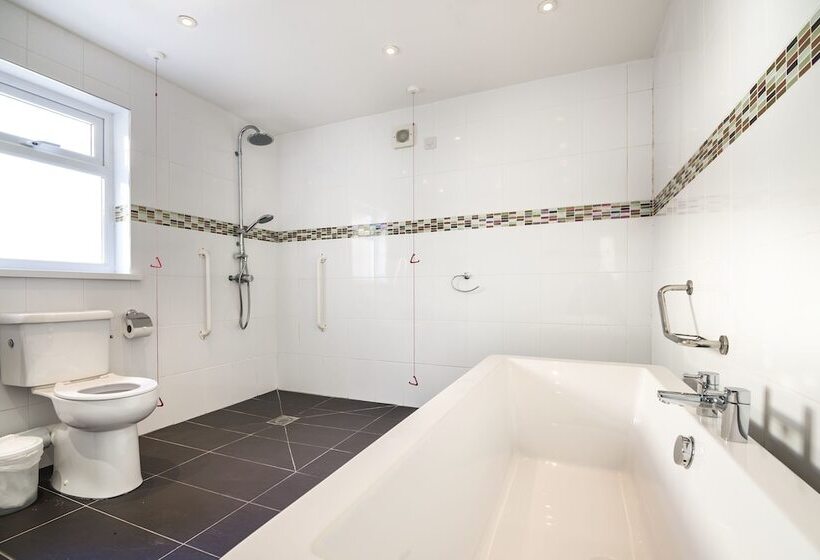 The Beacon   3 Bed   Ludchurch