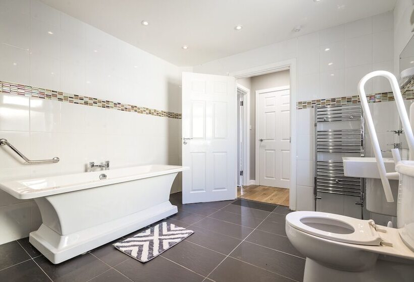 The Beacon   3 Bed   Ludchurch