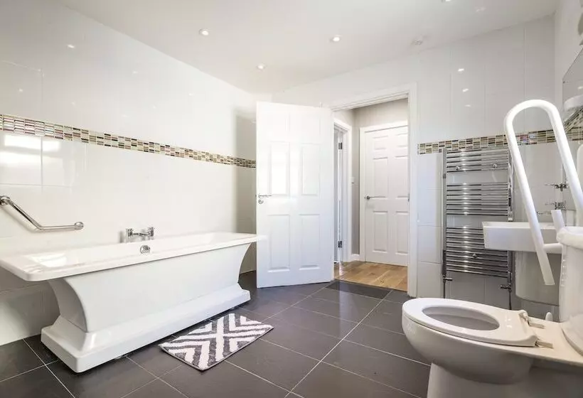 The Beacon   3 Bed   Ludchurch