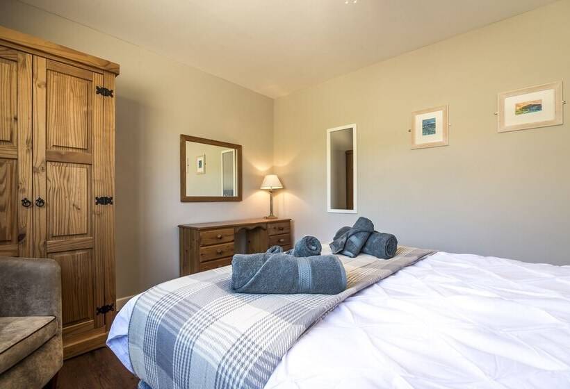 The Beacon   3 Bed   Ludchurch