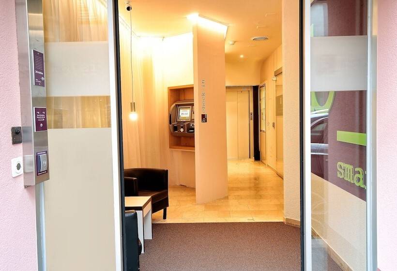 B Smart Motel Basel