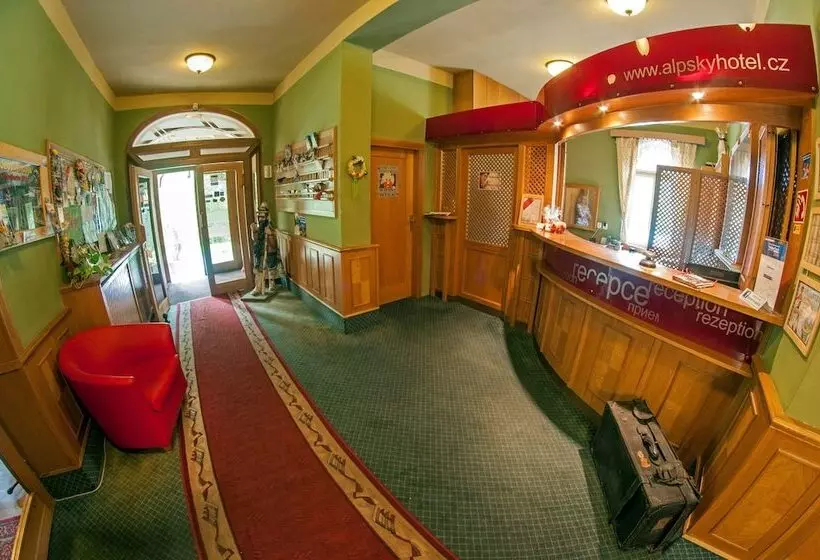 هتل Alpský