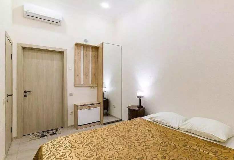 Hotelli Bolshoy 19 Mini