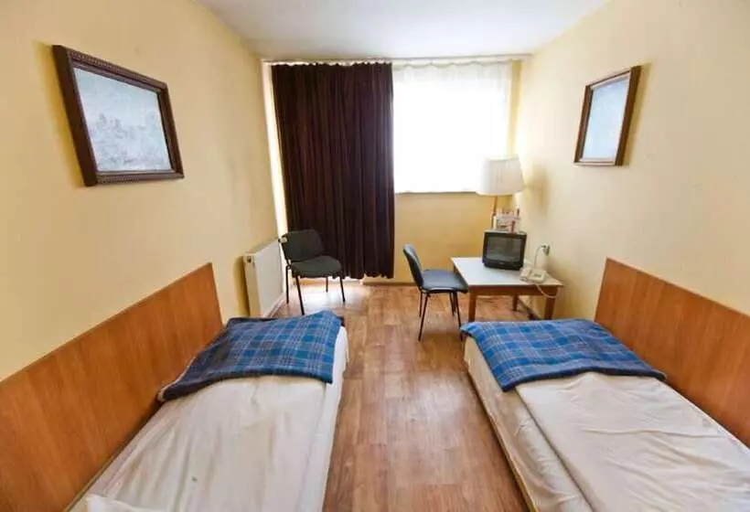Отель Hostel Malinowski City