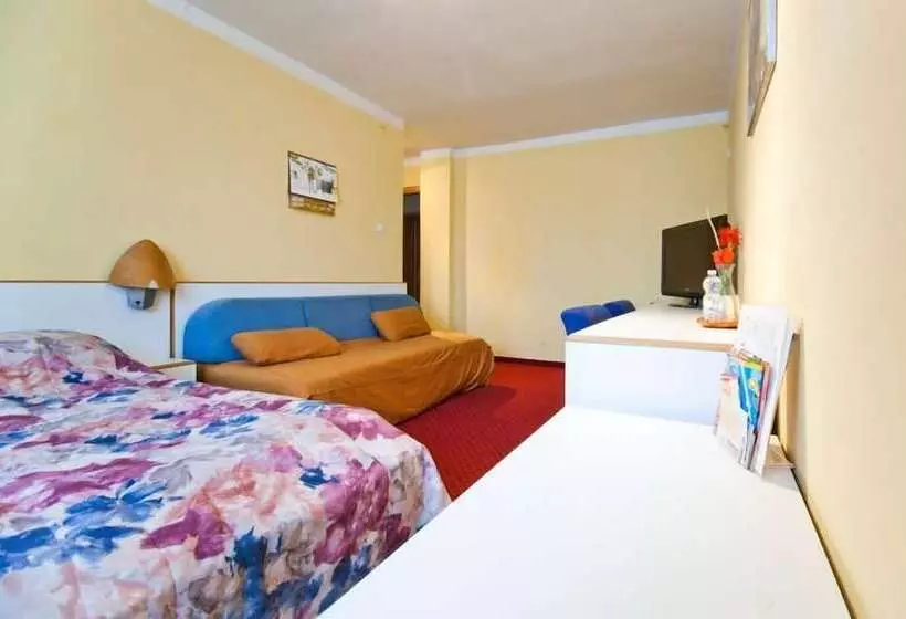 Отель Hostel Malinowski City