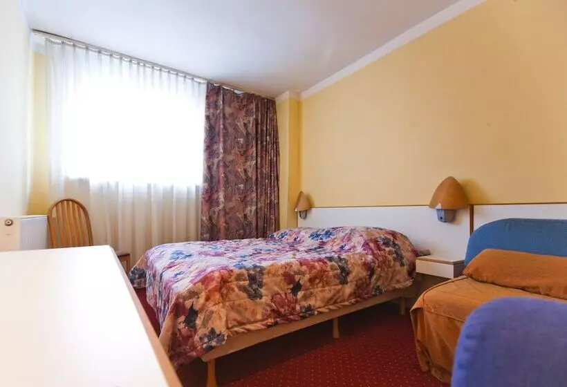 Отель Hostel Malinowski City