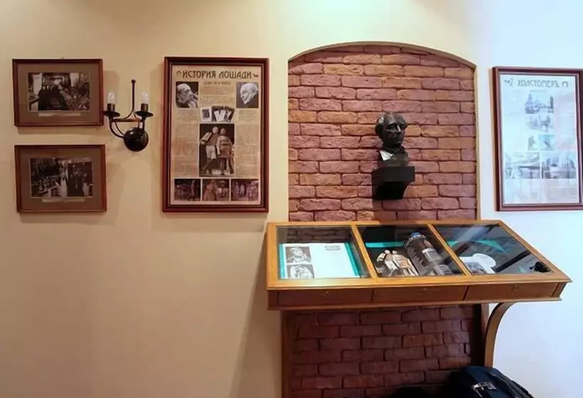 ホテル Kholstomer