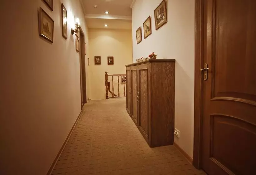 ホテル Kholstomer