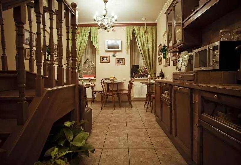 ホテル Kholstomer