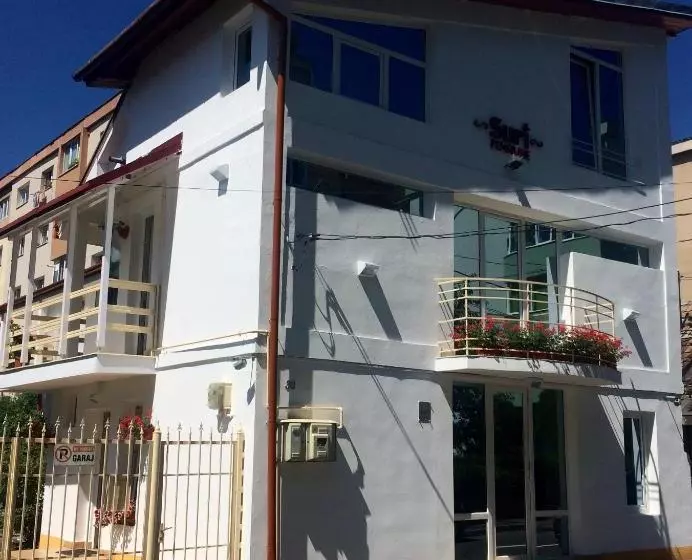 ホテル Suri Guesthouse