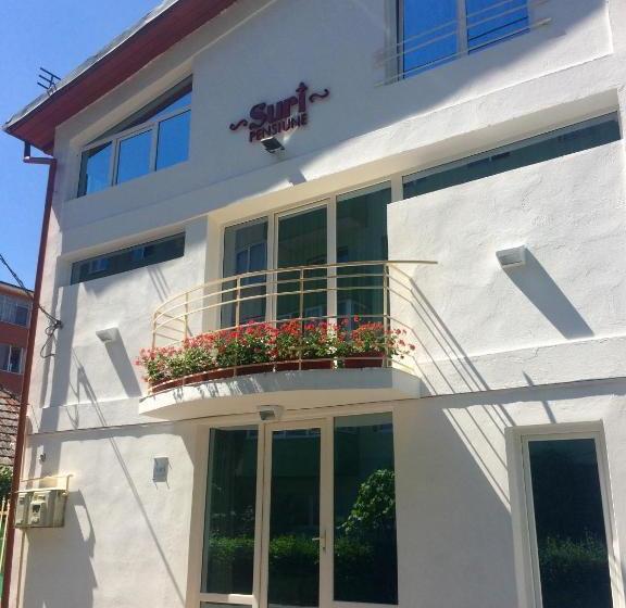 ホテル Suri Guesthouse