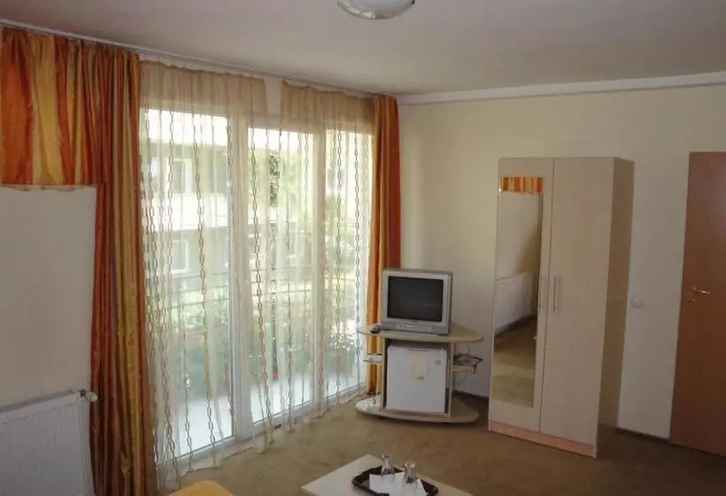 ホテル Suri Guesthouse