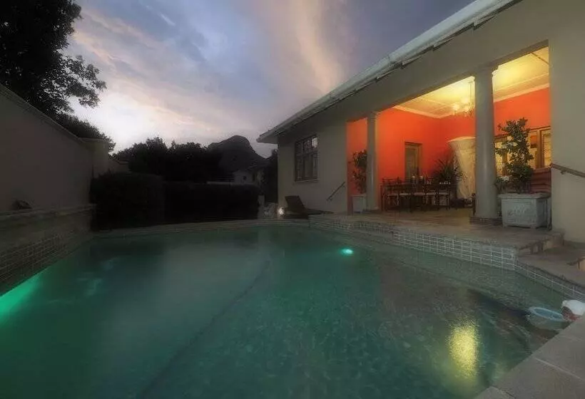 ホテル Redbourne Hilldrop Guesthouse B&b