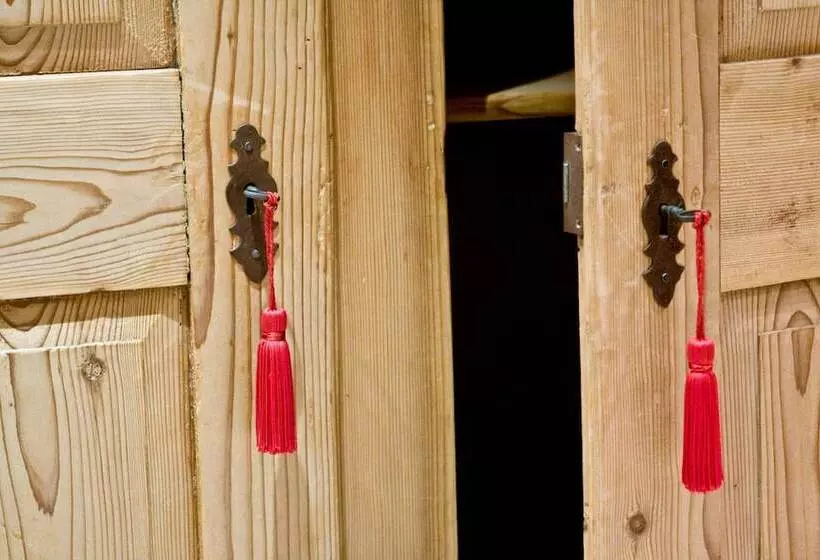 Hotelli Rouge On Rose Boutique