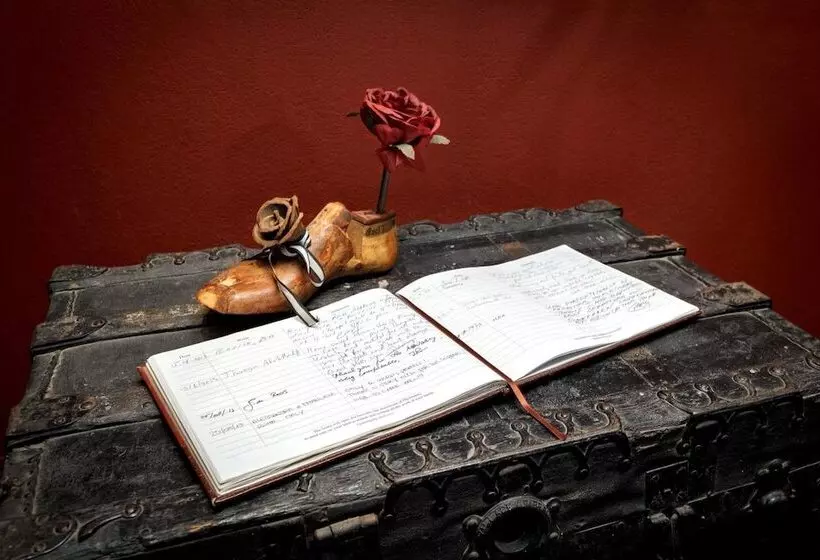 Hotelli Rouge On Rose Boutique