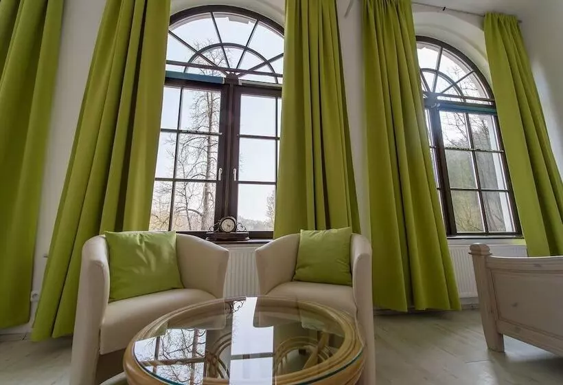 ペンション Penzion Zamecka Zahrada