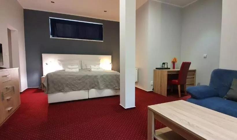 پانسیون Saraya Wellness & Penzion