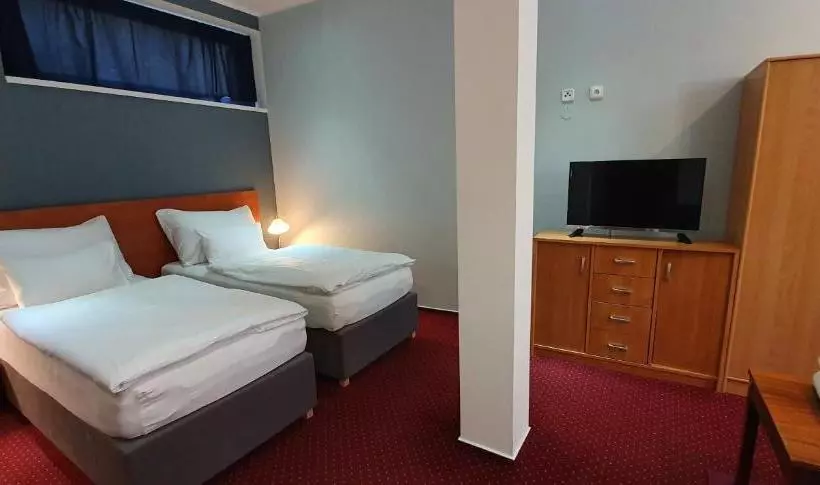 پانسیون Saraya Wellness & Penzion