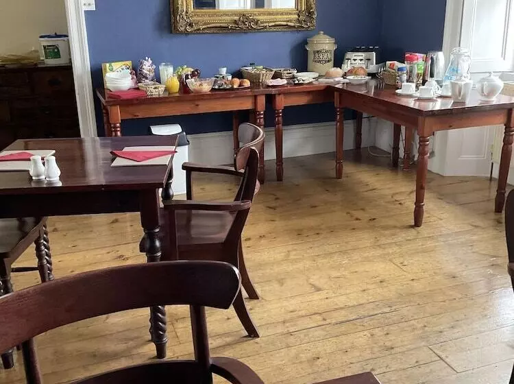 No 52 Bed And Breakfast