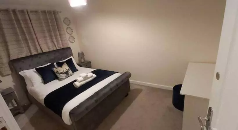 レジデンス Lovely 3 Bed House In Luton