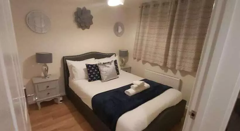 レジデンス Lovely 3 Bed House In Luton