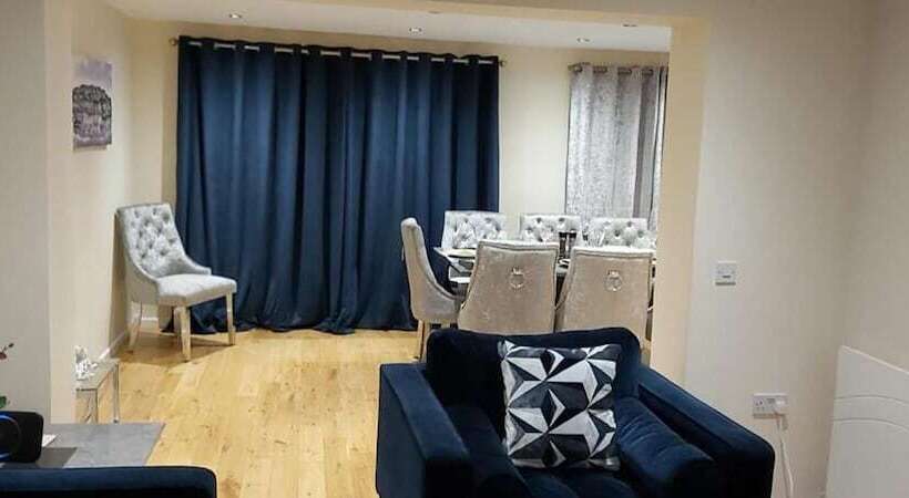 レジデンス Lovely 3 Bed House In Luton