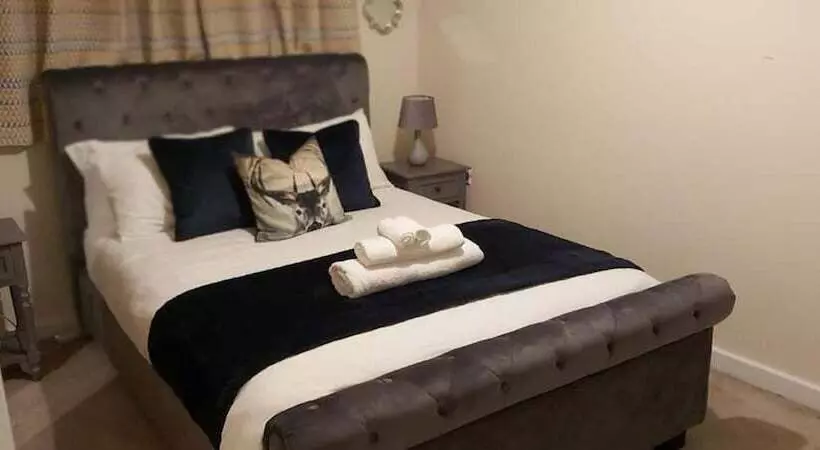 レジデンス Lovely 3 Bed House In Luton