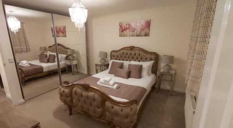 レジデンス Lovely 3 Bed House In Luton