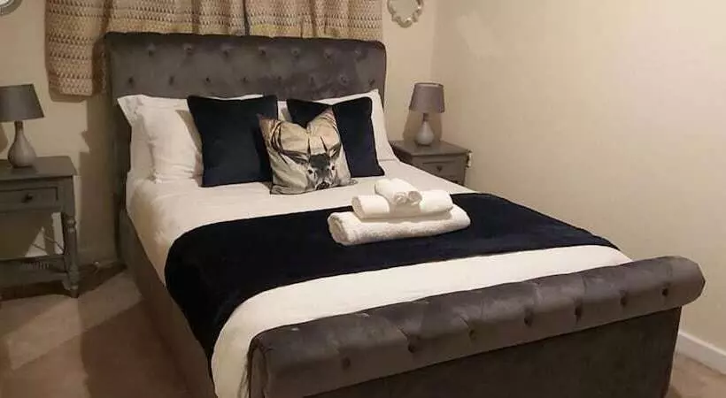 レジデンス Lovely 3 Bed House In Luton