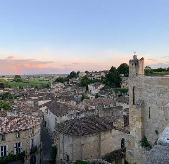 Hotelli La Maison Du Clocher